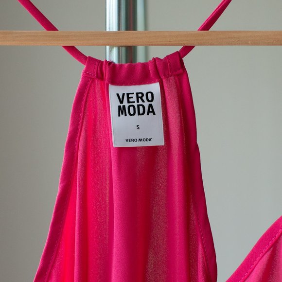 Pink camisole top with small silver studs Size SM - Picture 5 of 7